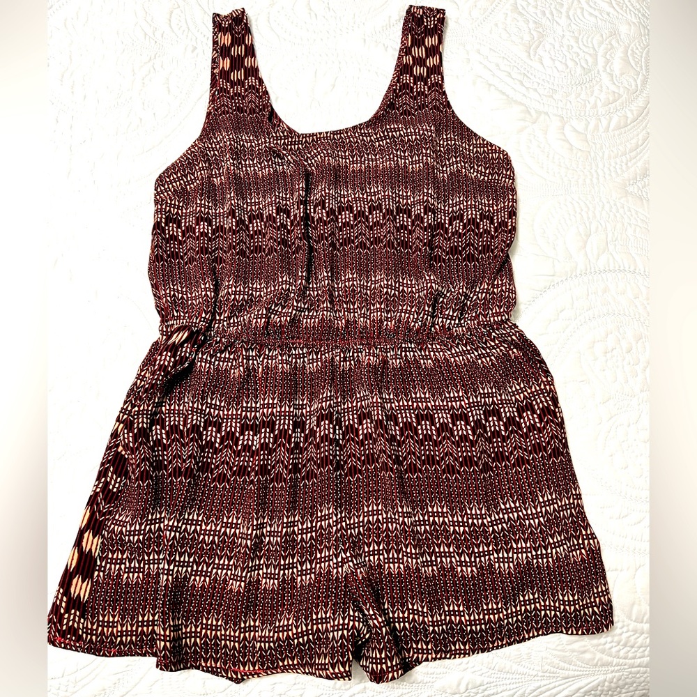 Romper with elastic waist and pockets